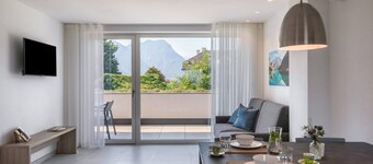 Bike Apartments Curti "Himmelblau" avec terrasse ensoleillée et vue sur les Alpes