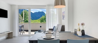 Bike Apartments Curti "Himmelblau" con terraza soleada y vistas a los Alpes