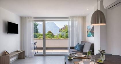 Bike Apartments Curti "Himmelblau" avec terrasse ensoleillée et vue sur les Alpes