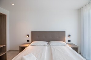 1 bedroom, iron/ironing board, free WiFi, bed sheets - Bike Apartments Curti "Himmelblau" with Sun Terrace & Alpine Views (Pfatten)