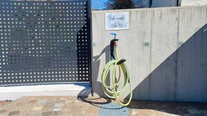 Property grounds - Bike Apartments Curti "Himmelblau" with Sun Terrace & Alpine Views (Pfatten)