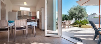 Villa Mazara near the sea with garden and air conditioning