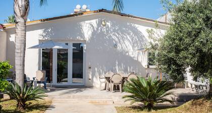 Villa Mazara nahe am Meer mit Garten und Klimaanlage