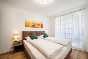 1 slaapkamer, een strijkplank/strijkijzer, gratis wifi, beddengoed