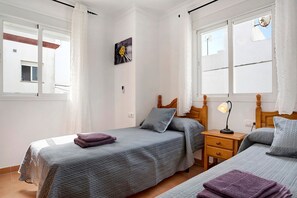 3 室のベッドルーム、ベッドシーツ