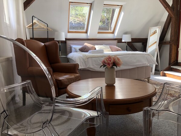 3 bedrooms, iron/ironing board, travel cot, free WiFi