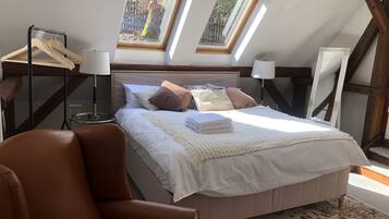 3 bedrooms, iron/ironing board, travel crib, free WiFi