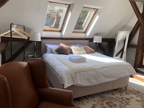 3 bedrooms, iron/ironing board, travel cot, free WiFi