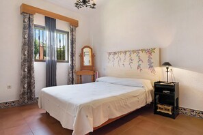 3 chambres, Wi-Fi gratuit, draps fournis