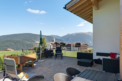 Ferienwohnung 'Living Lerchna - Schöne Aussicht 2' mit Bergblick, Balkonen und WLAN