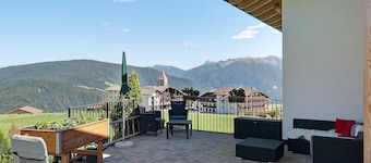 Holiday Apartment 'Living Lerchna - Beautiful View 2' with Mountain View, Balconies and Wi-Fi
