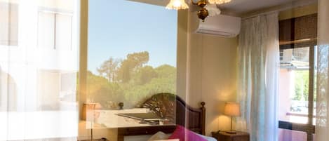 2 chambres, fer et planche Ă repasser, Wi-Fi gratuit, draps fournis