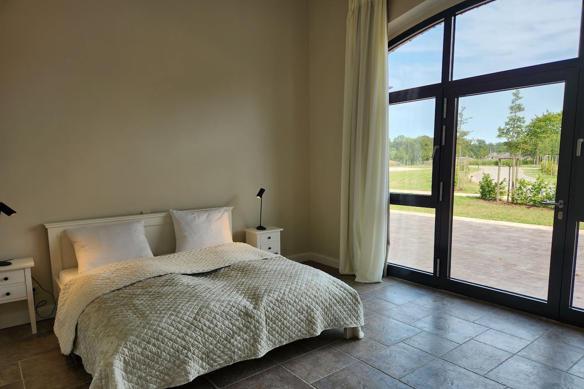 Standard Double Room | Free WiFi, bed sheets