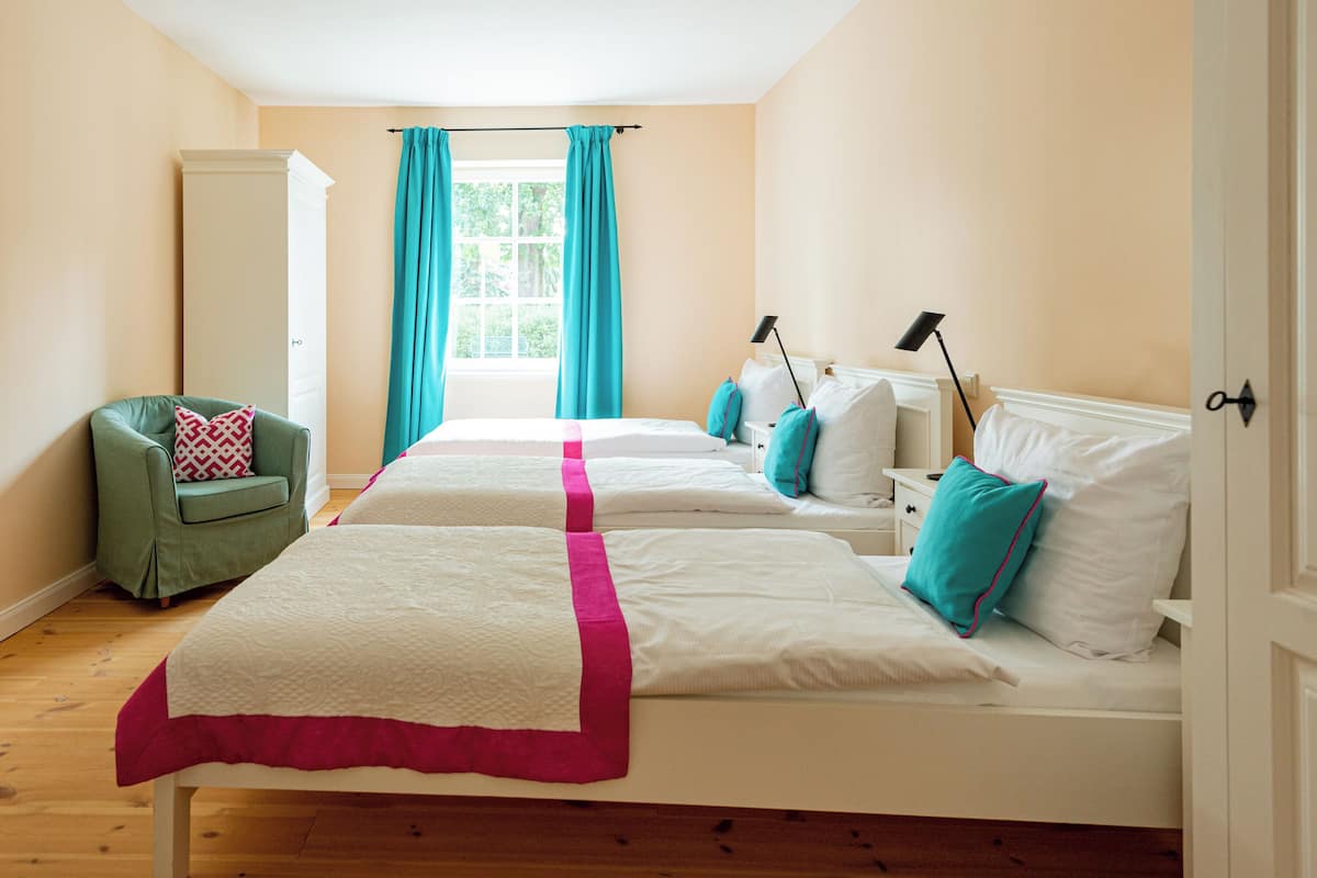 Condo | Free WiFi, bed sheets