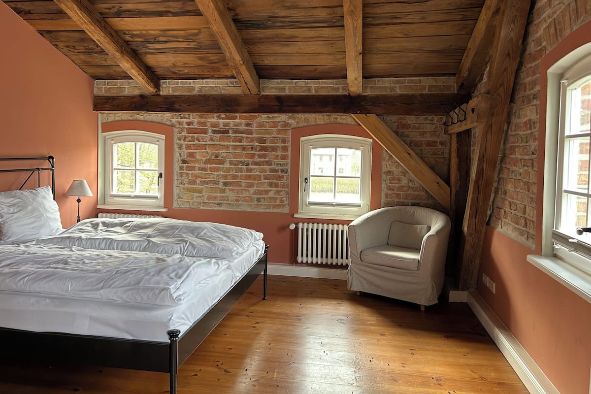 Condo | Free WiFi, bed sheets