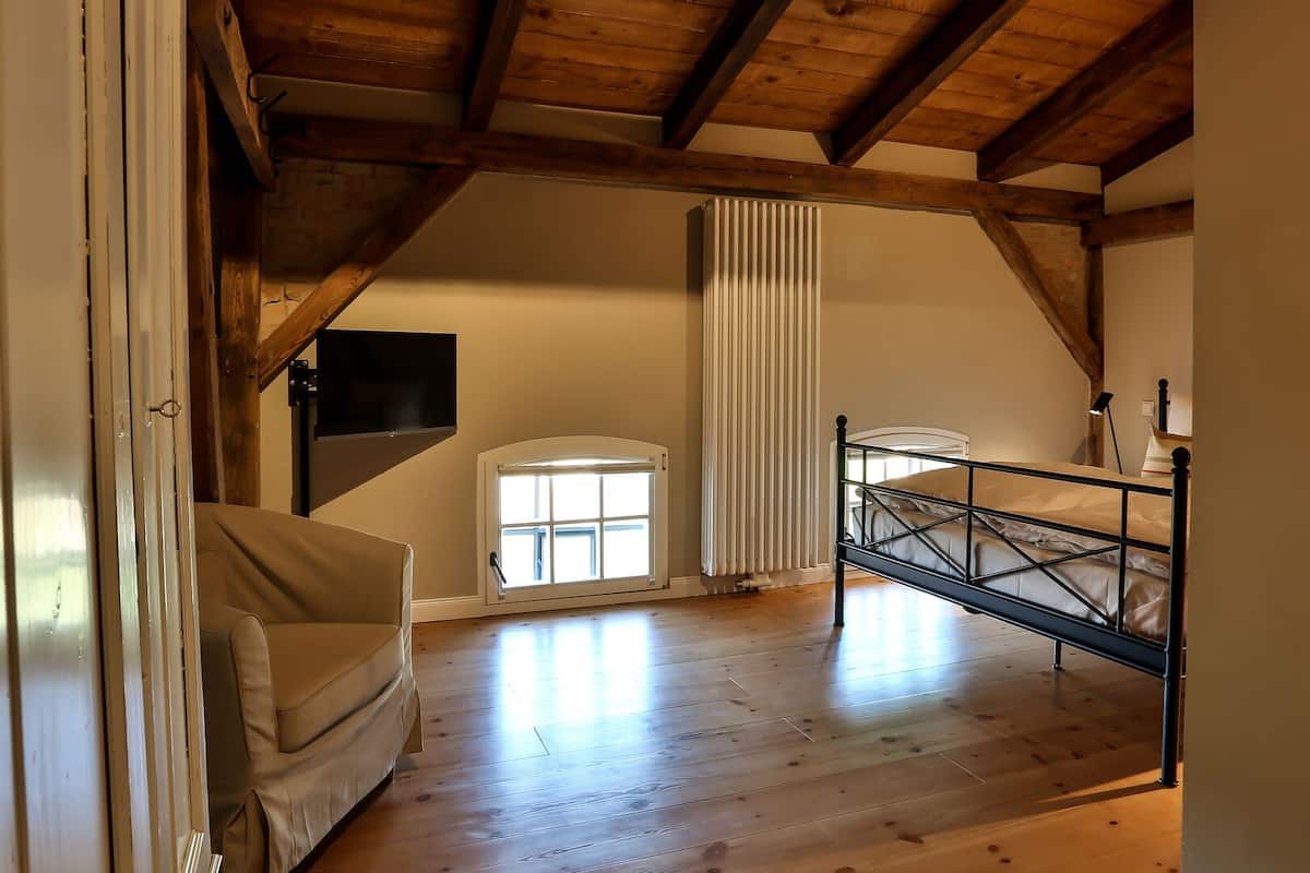 Standard Double Room | Free WiFi, bed sheets