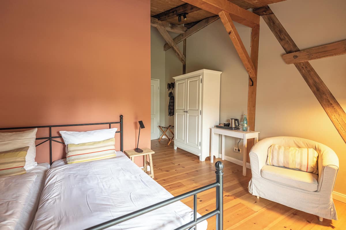 Standard Double Room | Free WiFi, bed sheets