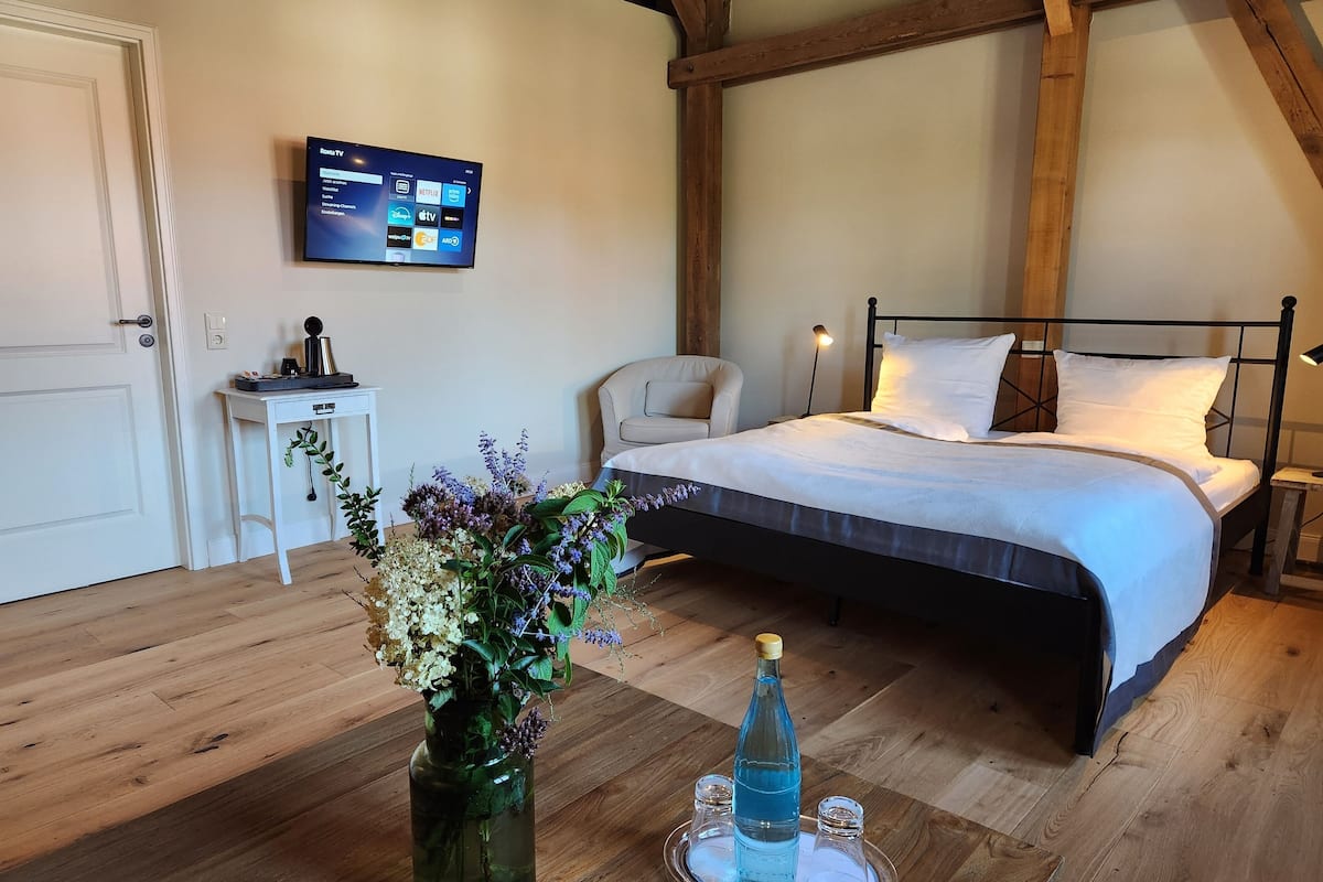 Double Room | Free WiFi, bed sheets