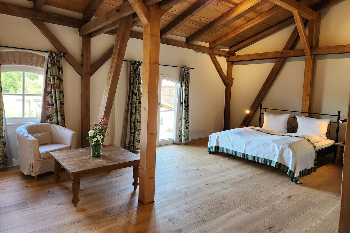 Double Room | Free WiFi, bed sheets