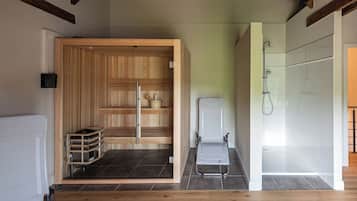 Condo | Free WiFi, bed sheets