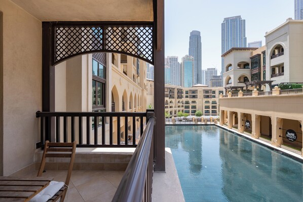 Front of property - Lux BnB I Souk Al Bahar I Burj Khalifa Views (Dubai)