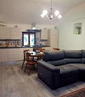 Interior - Spacious Apartment by the Castle of Fénis (Fénis)