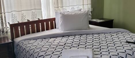 5 sovrum, skrivbord, wi-fi och sängkläder