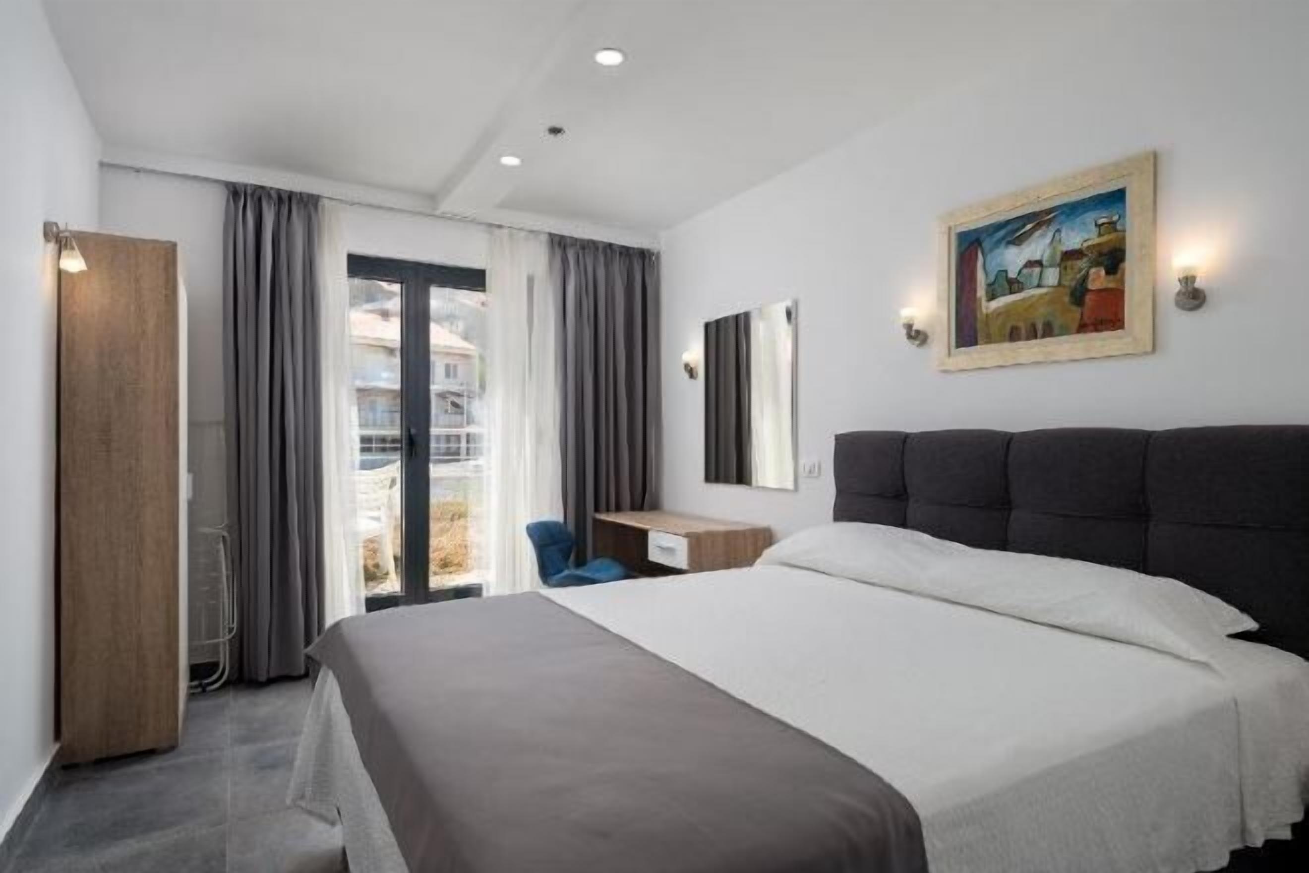 Coffres-forts dans les chambres, bureau