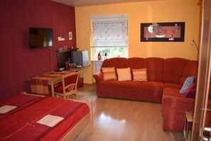 TV - Gästezimmer Leonore im Herzen von Kelberg (Kelberg)