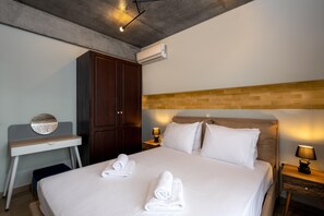 3 bedrooms, in-room safe, iron/ironing board, travel crib