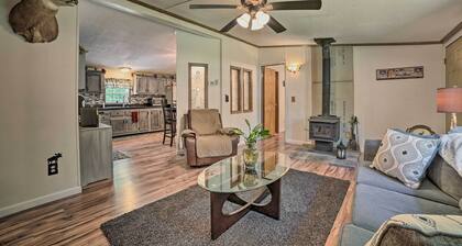 Cozy Hale Home Between Long & Loon Lakes!