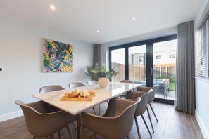 4 habitaciones, ropa de cama hipoalergénica y decoración personalizada 