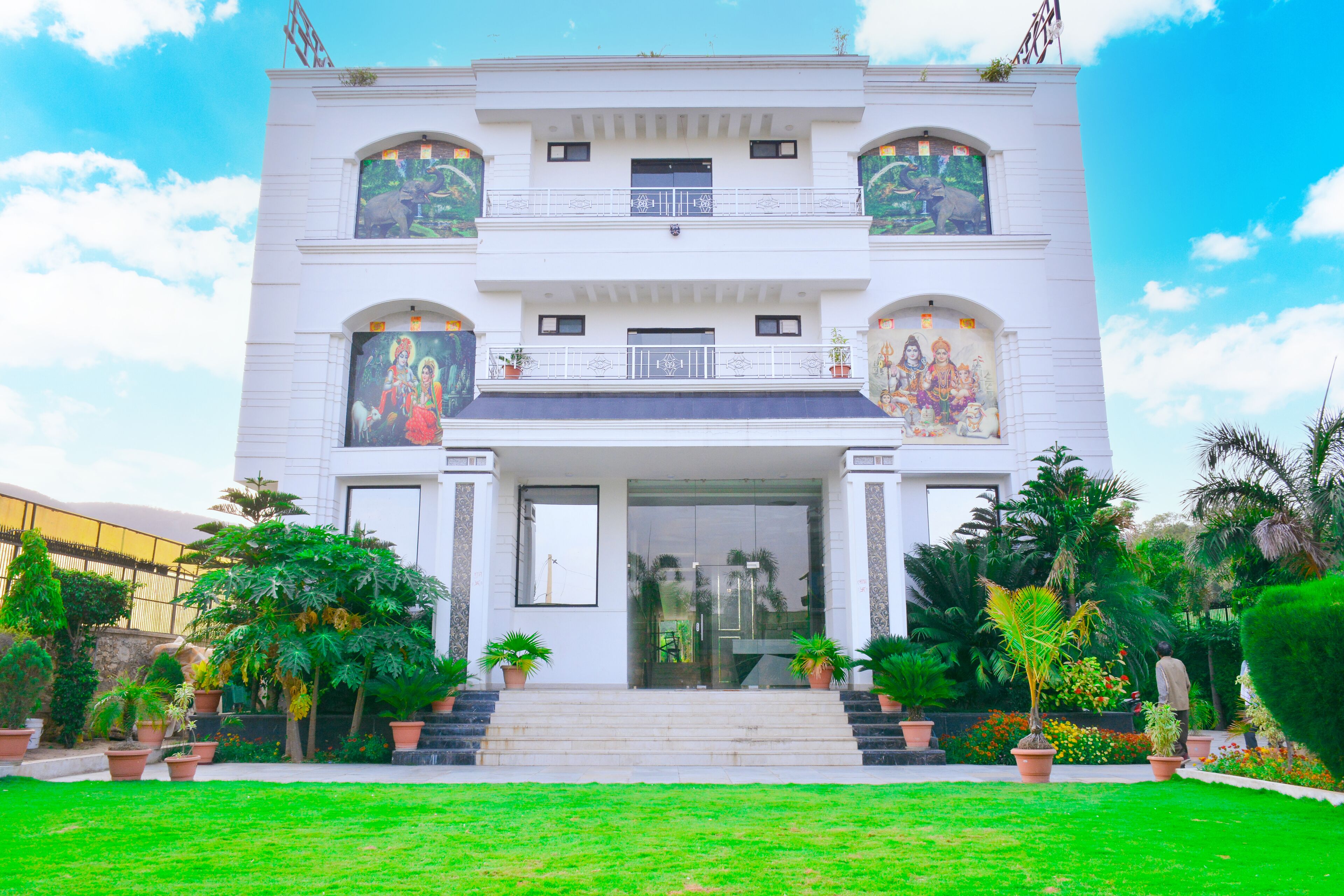 واجهة المنشأة