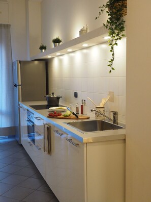 Fridge, microwave, oven, dishwasher