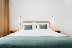 3 bedrooms, iron/ironing board, free WiFi, bed sheets - Feel Porto Classic Apartment (Oporto)