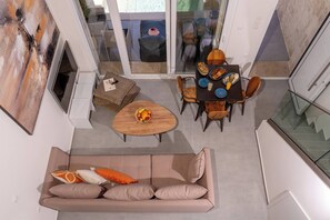 TV - OceanEye Suites - Fortuna (Panormo)