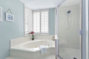 Combined shower/bathtub, jetted bath, towels - Free Beach Service! Stunning Gulf Front Condo at Beach Colony East! (Navarre Beach)