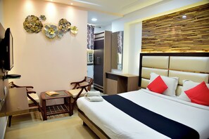 Executive Room | Desk, bed sheets - HOTEL RADIANCE (Gwalior)