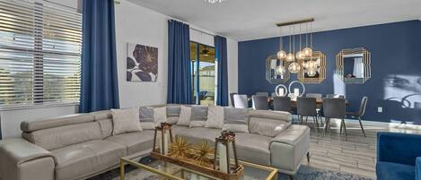 TV connectée, jeux vidéo, lecteur de DVD, baby-foot