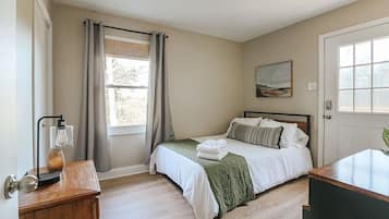 3 bedrooms, WiFi, bed sheets