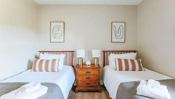 3 bedrooms, WiFi, bed sheets
