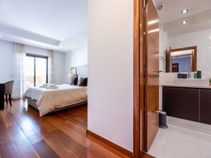 2 Schlafzimmer, Reisekinderbett, WLAN, Bettwäsche