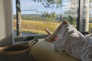 Couples treatment room(s), body treatments, body wraps, body scrubs