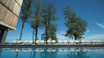 Outdoor pool, sun loungers
