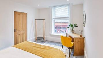 2 quartos, escrivaninha, ferros/tábuas de passar roupa, Wi-Fi