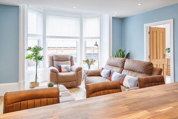 Smart TV, books, offices