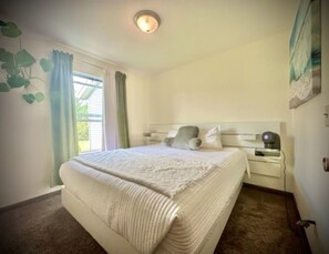 4 chambres, fer et planche à repasser, Wi-Fi gratuit, draps fournis