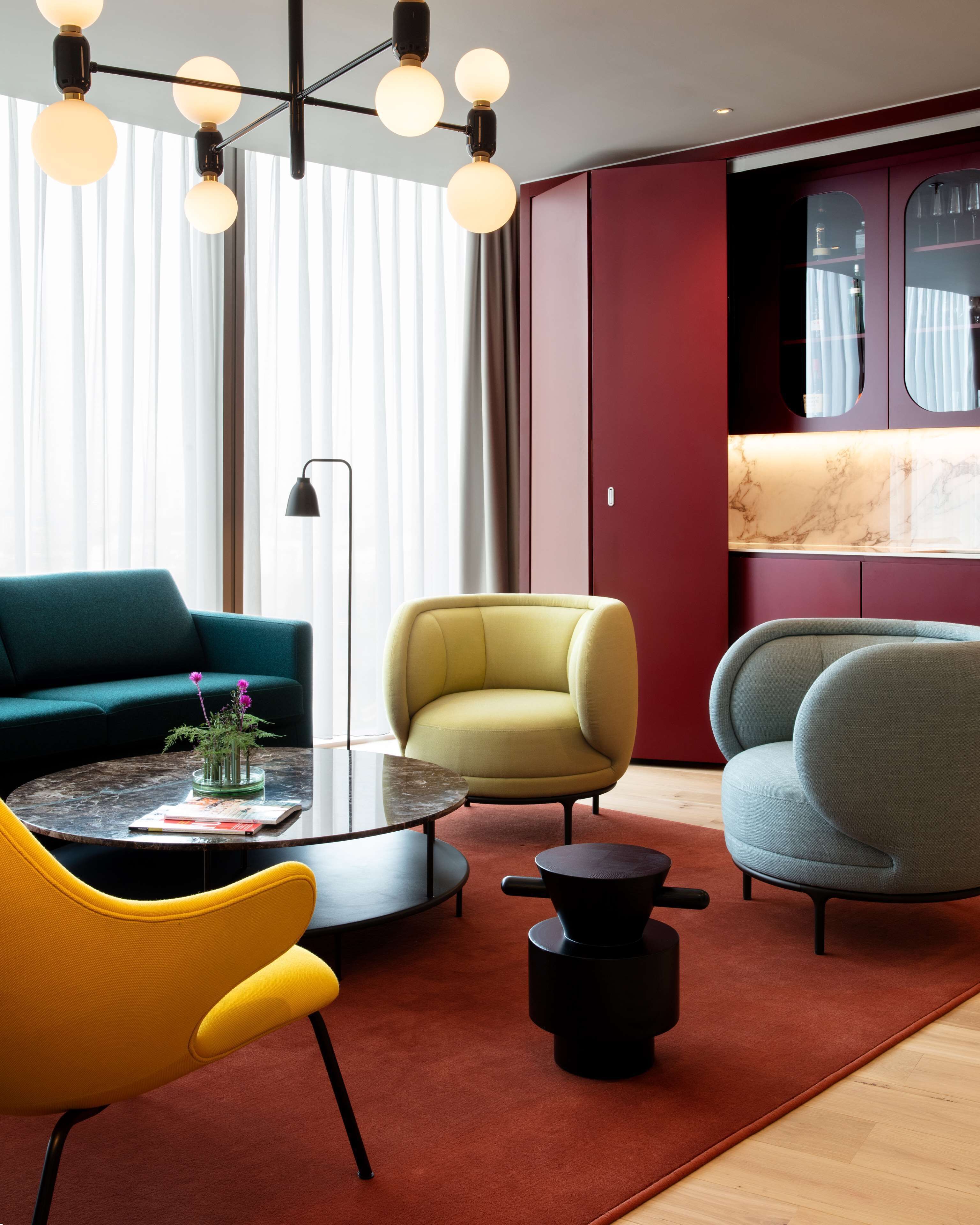 Hypo-allergenic bedding, minibar, in-room safe, desk