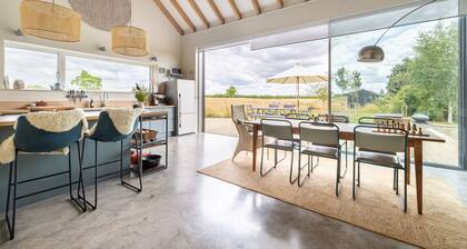 Country retreat sleeps 9 near Bruton with natural swimming pond