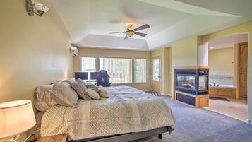 5 Schlafzimmer, Schreibtisch, Bügeleisen/Bügelbrett, Reisekinderbett